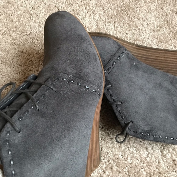 Dr. Scholl's Deluxe Wedge Bootie Size:8 - Picture 3 of 7